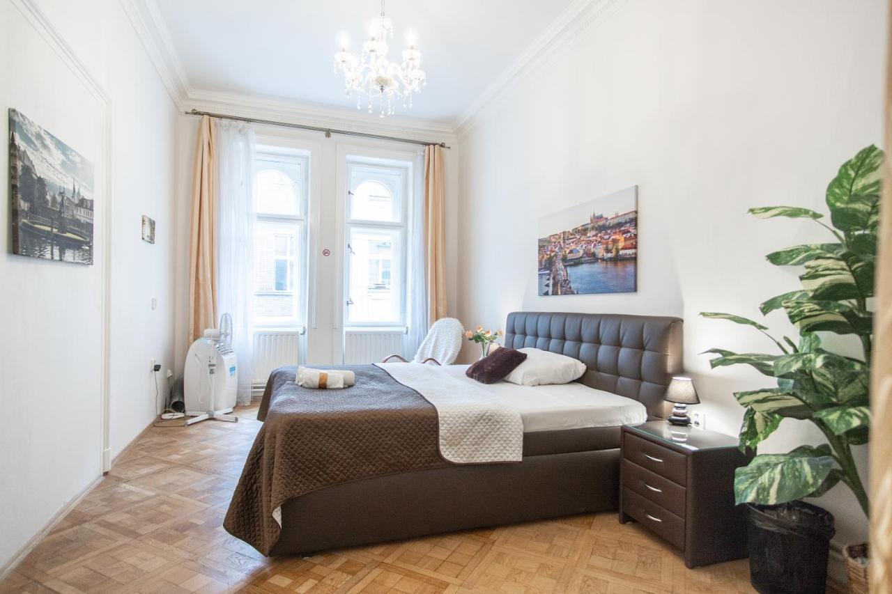 Prague Palace - Wenceslas Square Екстер'єр фото
